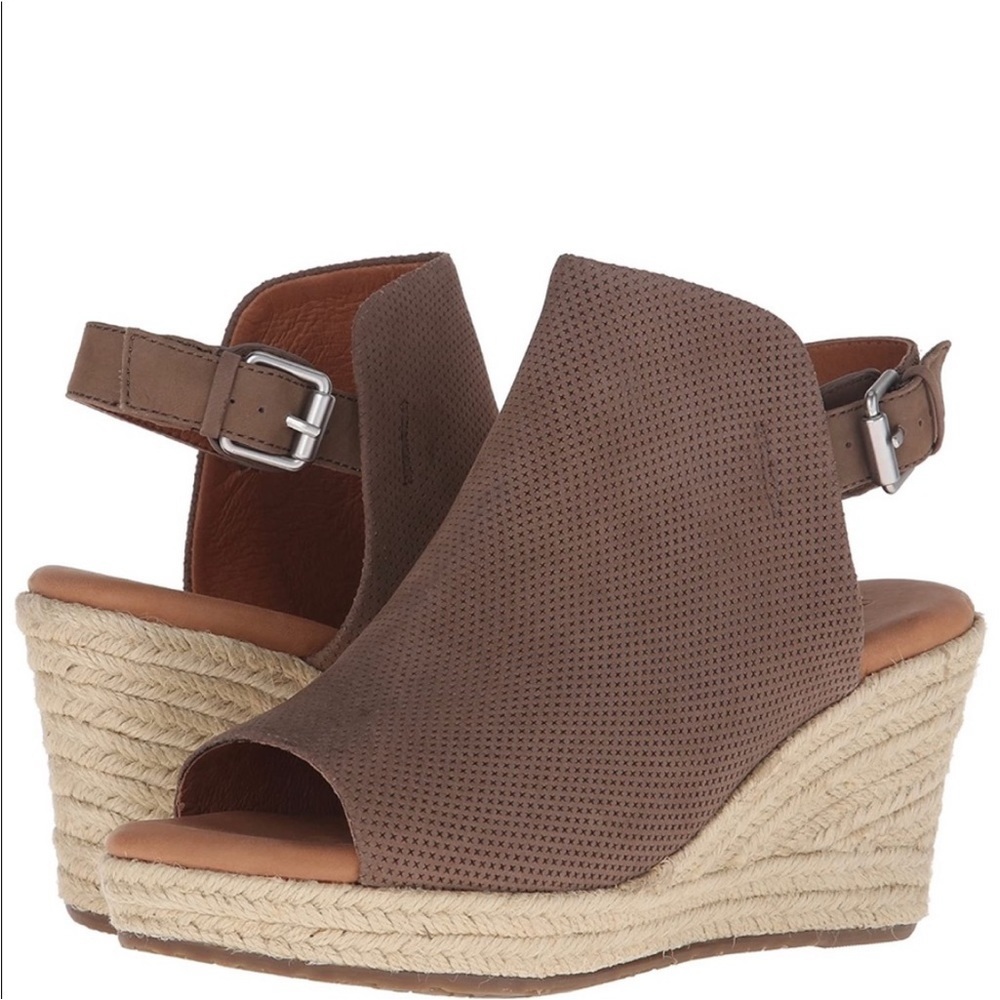 Gentle Souls Katie 2 Espadrille Wedge brown perforated leather shoes women’s 8.5